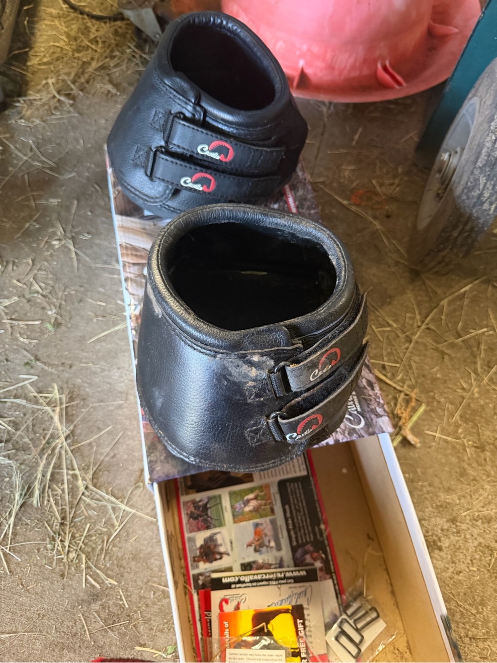 Horse boots for laminitis or soft feet to promote healing